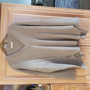 Illa Illa brand 100% acrylic sweater . With detailed braiding in front.